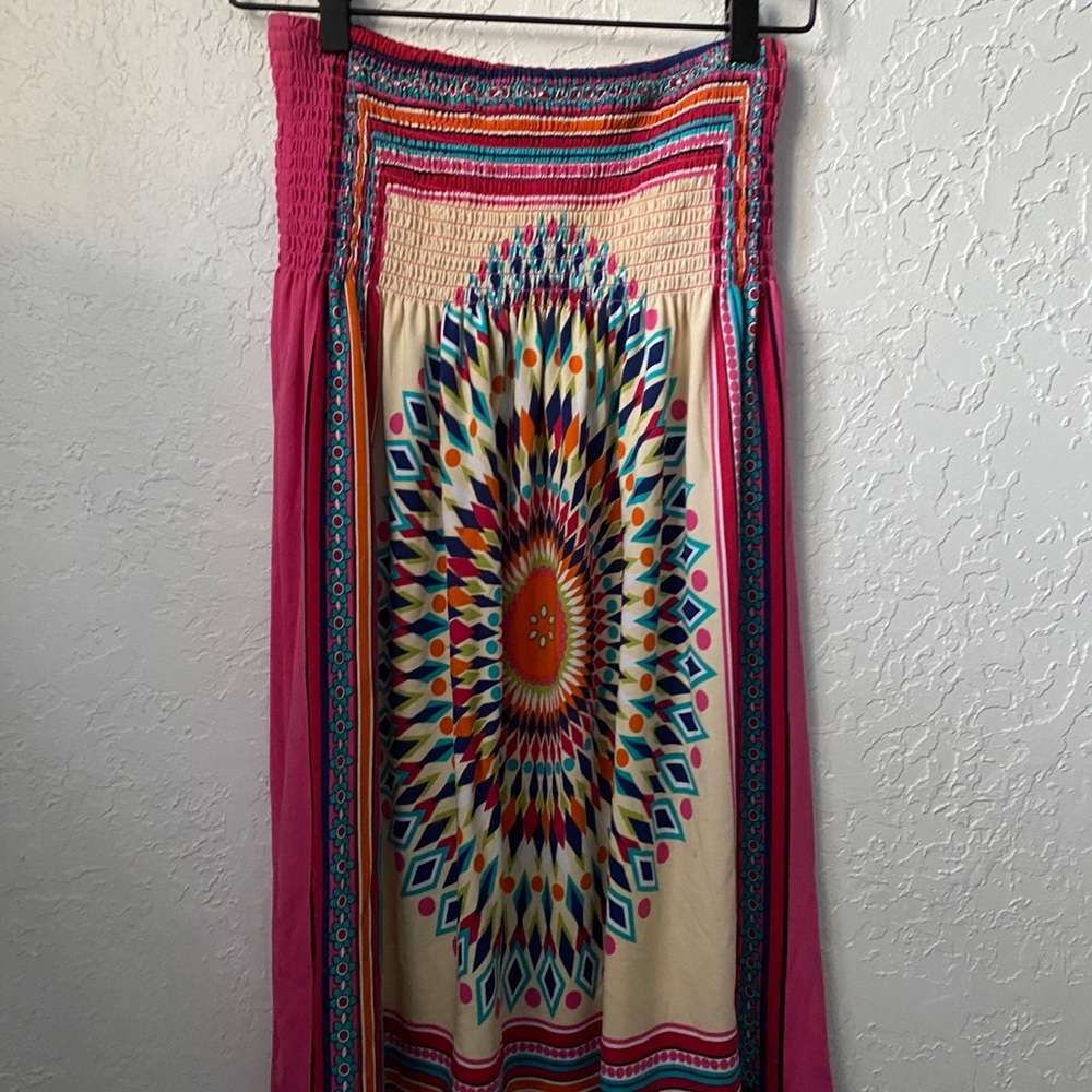 Fun colorful strapless maxi dress.